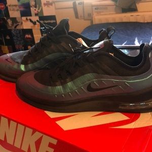 Nike air max axis !